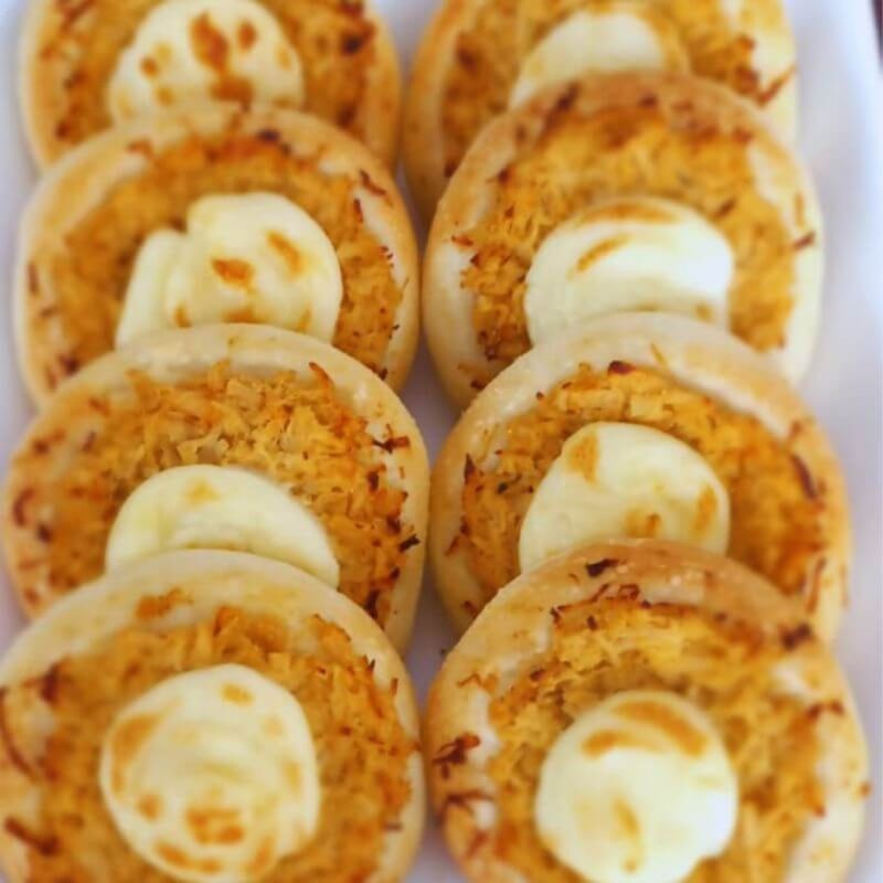 Esfirra de Frango com Catupiry (Embalagem com 8 unidades)